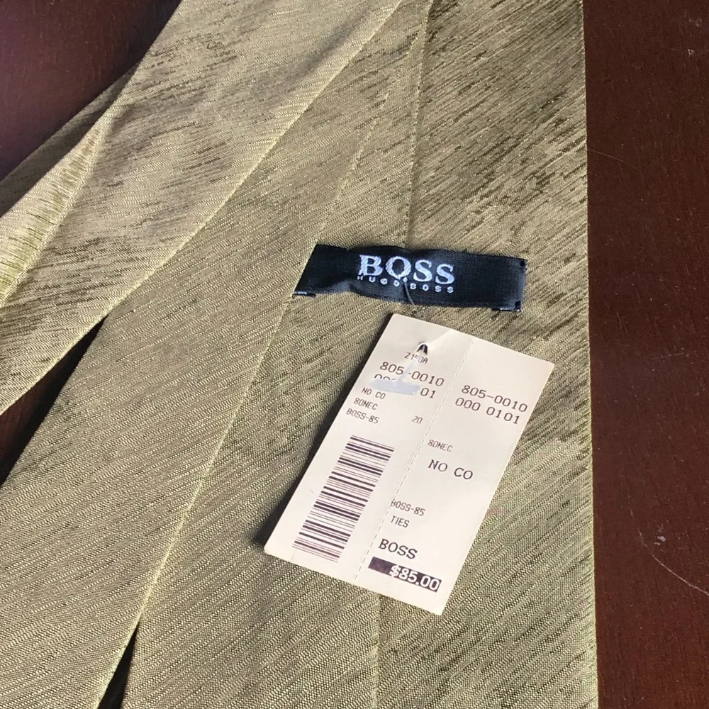 Hugo Boss - Picture 3 of 8
